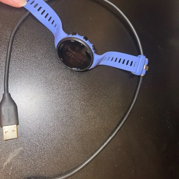 Garmin Smartwatch in Blue - Picture 2 of 4